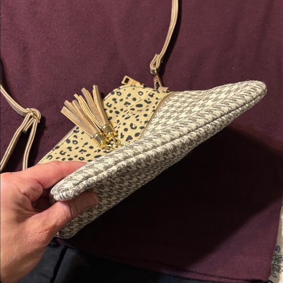 Jen &Co.- Crossbody Bag/wristlet - Picture 14 of 14